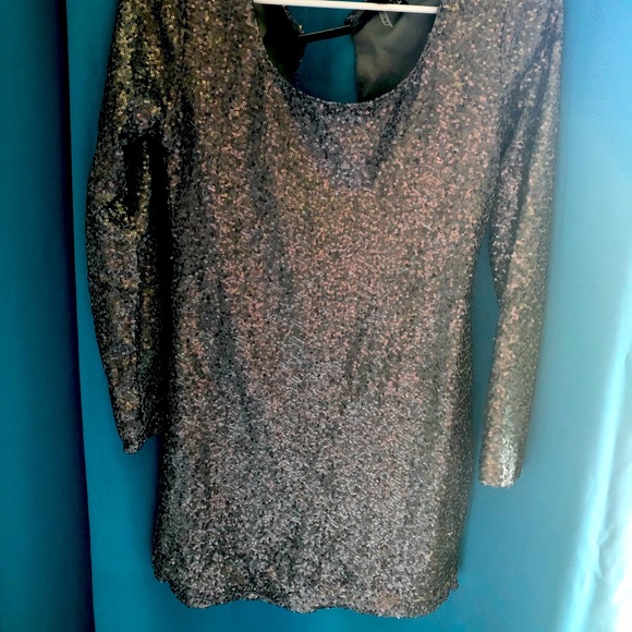 Sparkle dress in gray/silver hue from Runway Paris, size small - Picture 2 of 4